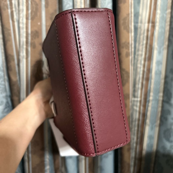 Michael kors Extra-Small Saffiano Leather Crossbody Bag Free MK Box 🎁 - Picture 5 of 8